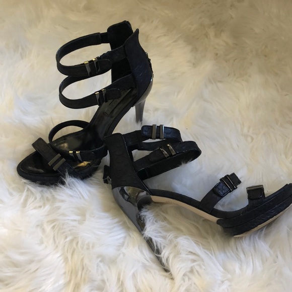 Heels - Picture 2 of 4